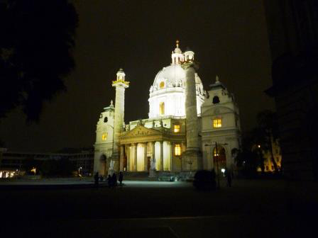 Beleuchtung der Karlskirche in Wien [WI, AT]